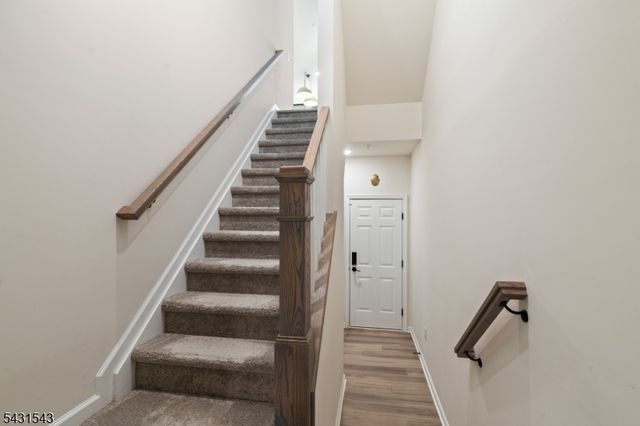 9 Arnold Dr, Wood-ridge Boro, NJ 07075