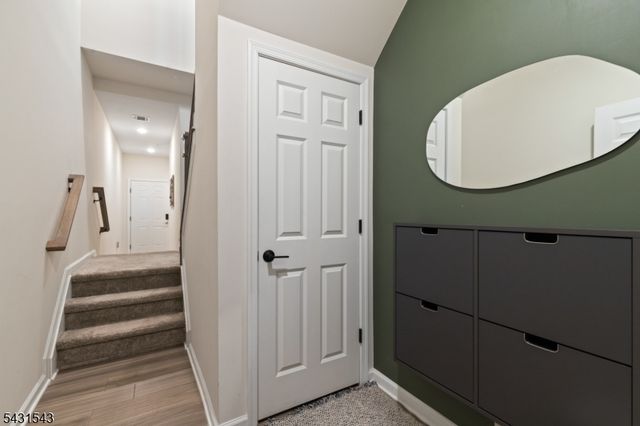 9 Arnold Dr, Wood-ridge Boro, NJ 07075