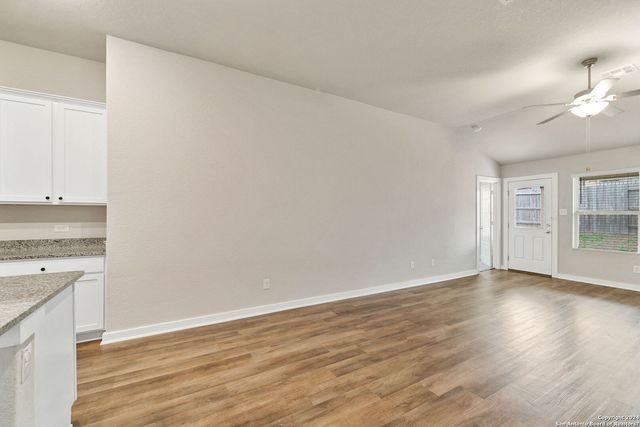 6106 RIO PIEDRA DR, San Antonio, TX 78247