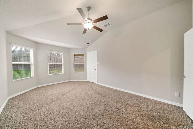 6106 RIO PIEDRA DR, San Antonio, TX 78247