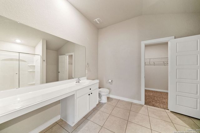 6106 RIO PIEDRA DR, San Antonio, TX 78247