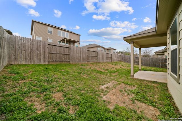6106 RIO PIEDRA DR, San Antonio, TX 78247
