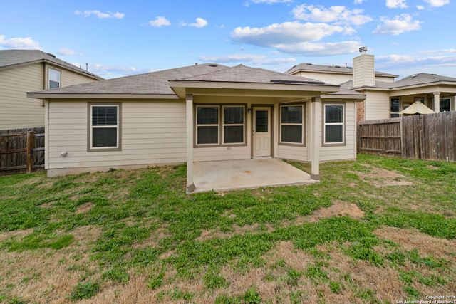 6106 RIO PIEDRA DR, San Antonio, TX 78247