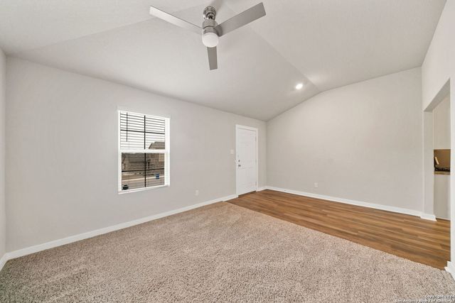 6106 RIO PIEDRA DR, San Antonio, TX 78247