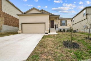 6106 RIO PIEDRA DR, San Antonio, TX 78247