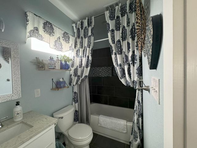 145 Jewel Drive, Port Bolivar, TX 77650