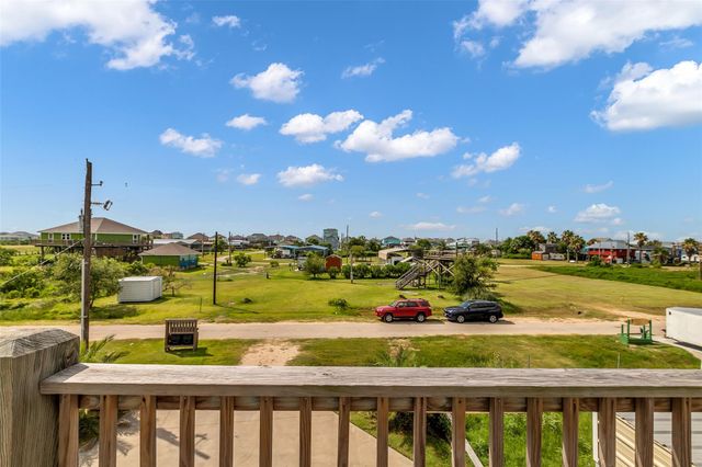 145 Jewel Drive, Port Bolivar, TX 77650