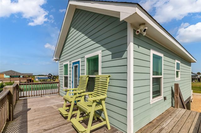 145 Jewel Drive, Port Bolivar, TX 77650