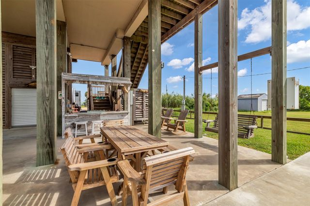 145 Jewel Drive, Port Bolivar, TX 77650