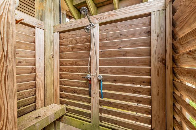 145 Jewel Drive, Port Bolivar, TX 77650