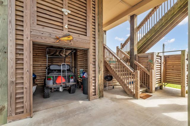 145 Jewel Drive, Port Bolivar, TX 77650