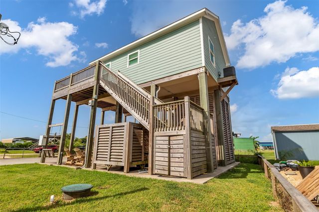 145 Jewel Drive, Port Bolivar, TX 77650