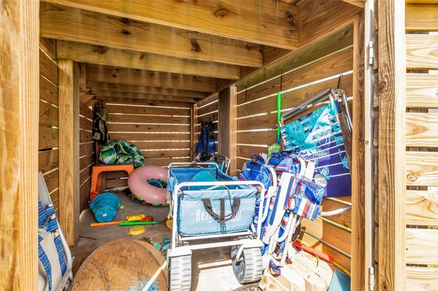 145 Jewel Drive, Port Bolivar, TX 77650