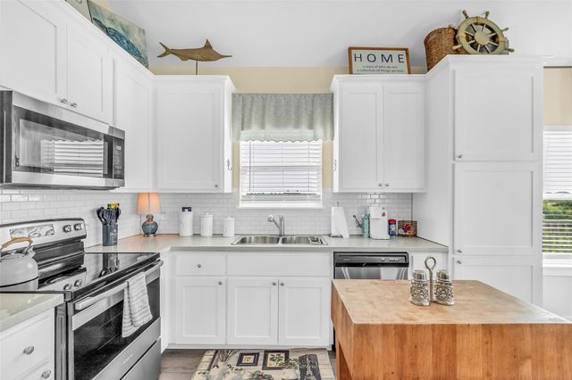 145 Jewel Drive, Port Bolivar, TX 77650