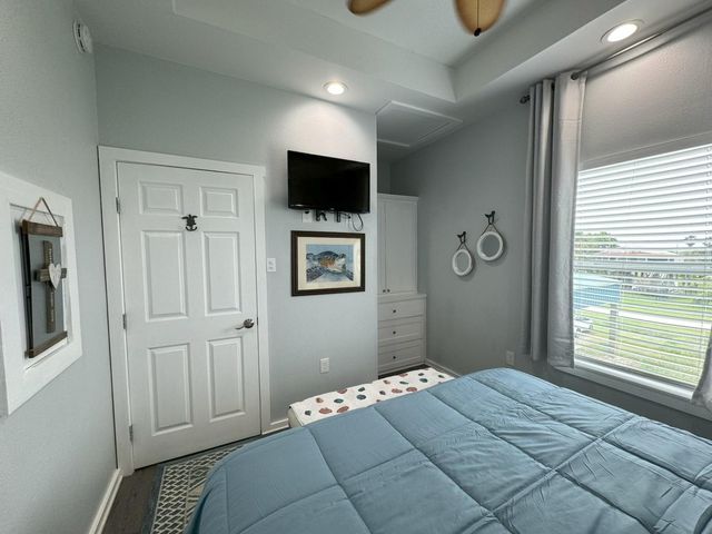 145 Jewel Drive, Port Bolivar, TX 77650