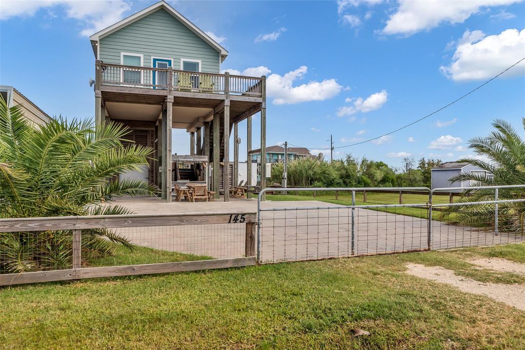 145 Jewel Drive, Port Bolivar, TX 77650