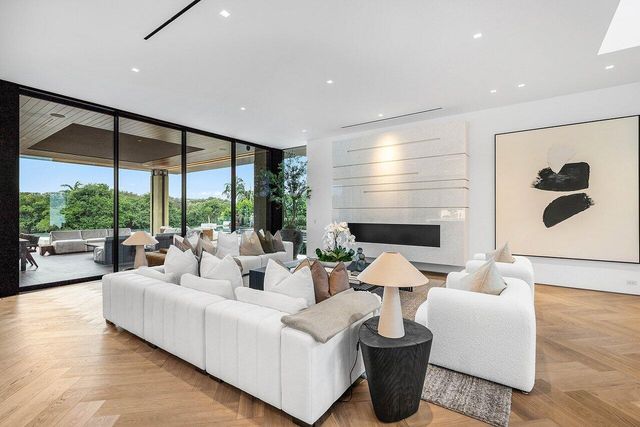 126 Spinnaker Lane Lane, Jupiter, FL 33477