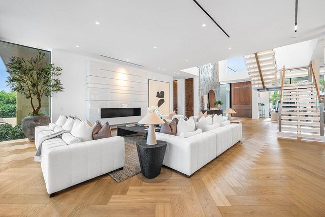 126 Spinnaker Lane Lane, Jupiter, FL 33477