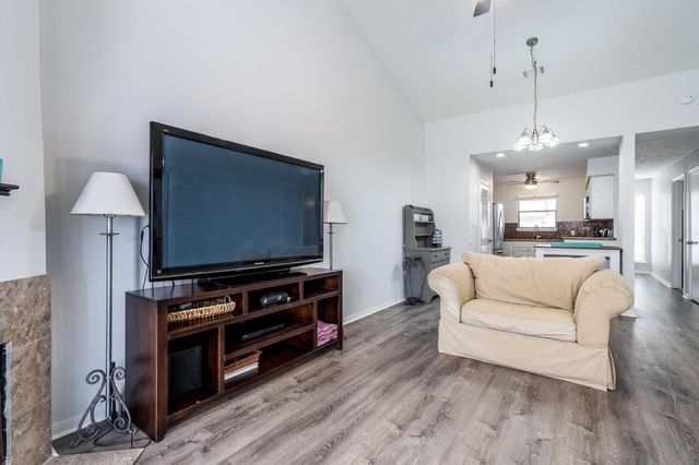 203 Lakeview Terrace B, Montgomery, TX 77356