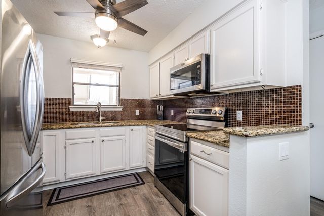 203 Lakeview Terrace B, Montgomery, TX 77356