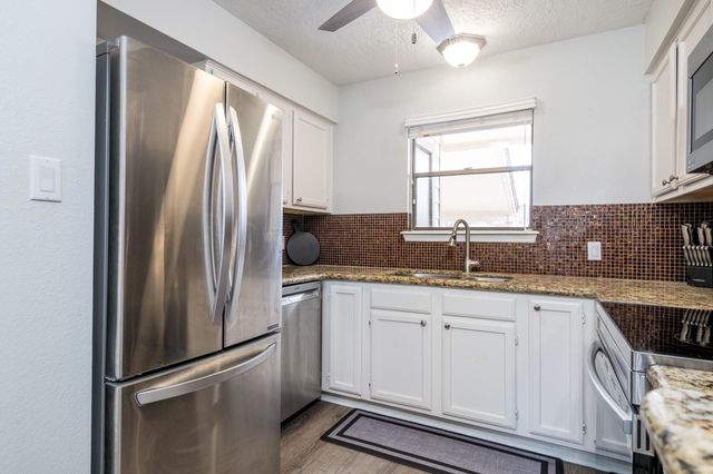 203 Lakeview Terrace B, Montgomery, TX 77356