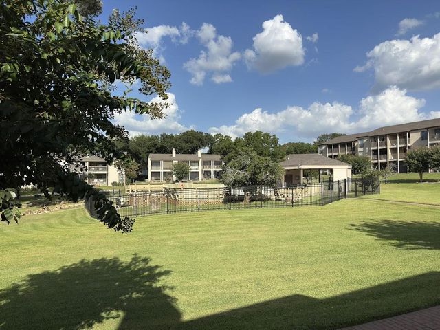 203 Lakeview Terrace B, Montgomery, TX 77356