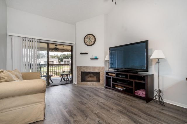 203 Lakeview Terrace B, Montgomery, TX 77356