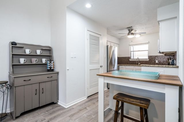 203 Lakeview Terrace B, Montgomery, TX 77356