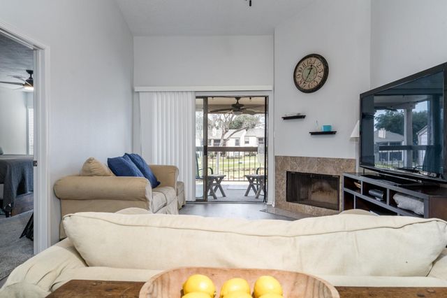 203 Lakeview Terrace B, Montgomery, TX 77356