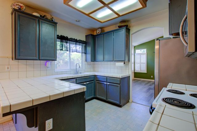 3870 Oak View Ct, Turlock, CA 95382