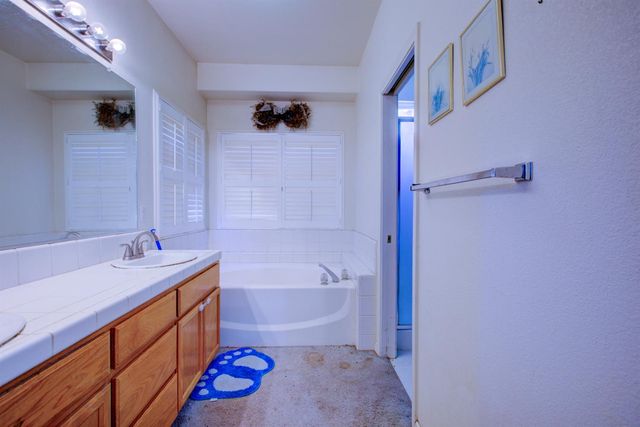 3870 Oak View Ct, Turlock, CA 95382