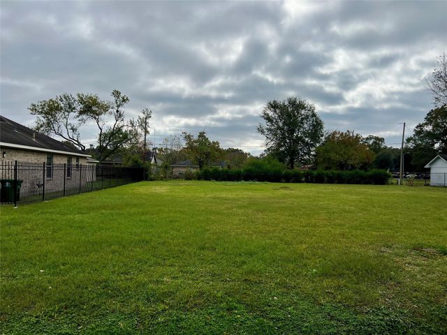 00 Blue Sky Street, Houston, TX 77088