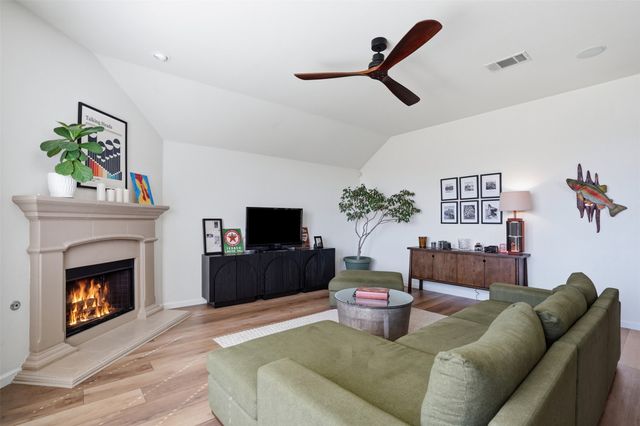 9421 Drovers View Trail, Fort Worth, TX 76131