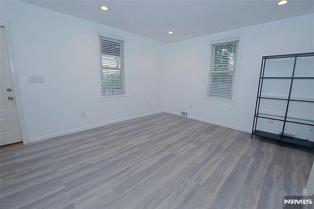 454 Undercliff Avenue, Edgewater, NJ 07020