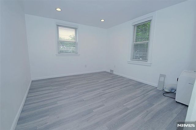 454 Undercliff Avenue, Edgewater, NJ 07020