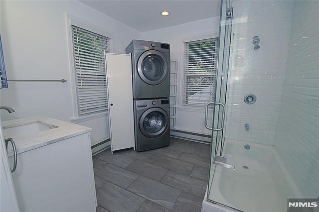 454 Undercliff Avenue, Edgewater, NJ 07020