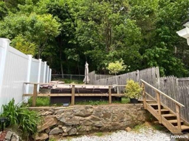 454 Undercliff Avenue, Edgewater, NJ 07020