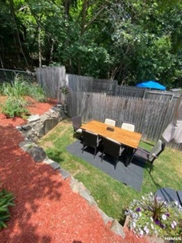 454 Undercliff Avenue, Edgewater, NJ 07020