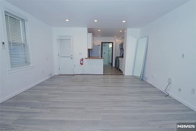 454 Undercliff Avenue, Edgewater, NJ 07020