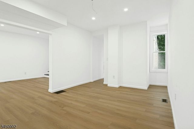 134 Grand Ave, Hamilton Twp., NJ 08610