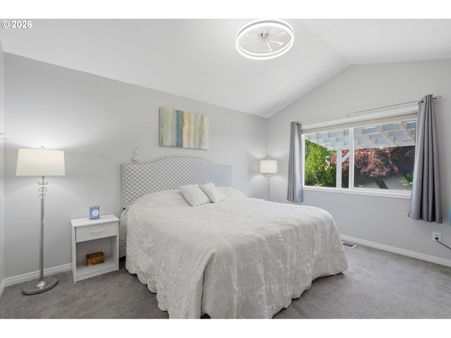 3001 N CENTER St, Newberg, OR 97132
