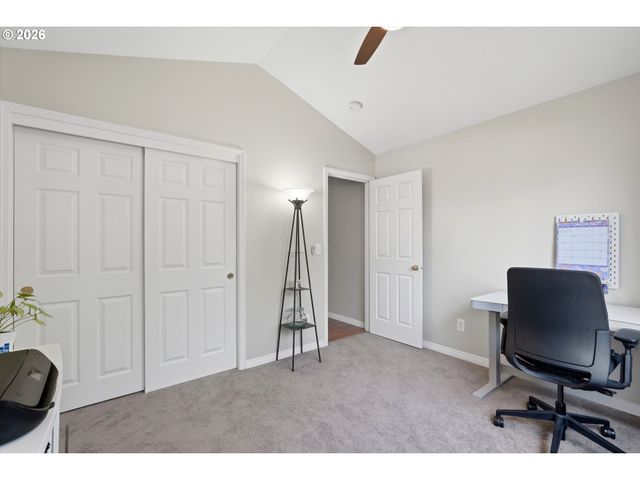 3001 N CENTER St, Newberg, OR 97132