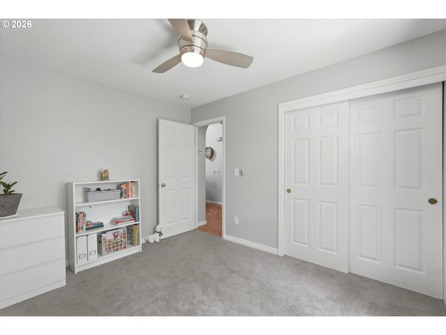 3001 N CENTER St, Newberg, OR 97132