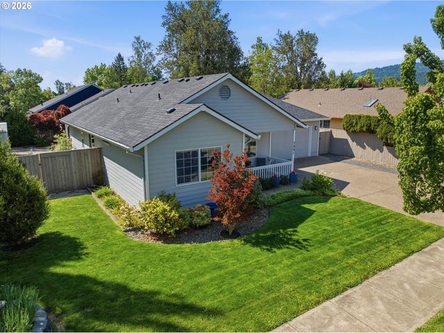 3001 N CENTER St, Newberg, OR 97132