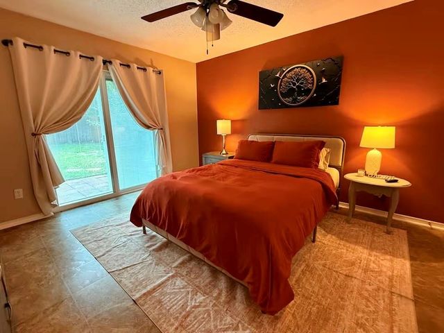 9430 Charter Ridge Drive, Houston, TX 77070