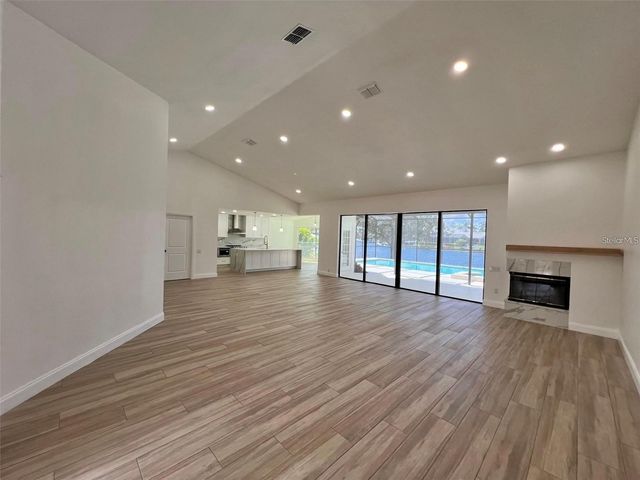 4804 LONGWATER WAY N, Tampa, FL 33615