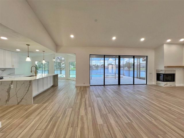 4804 LONGWATER WAY N, Tampa, FL 33615