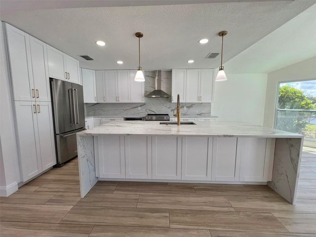 4804 LONGWATER WAY N, Tampa, FL 33615