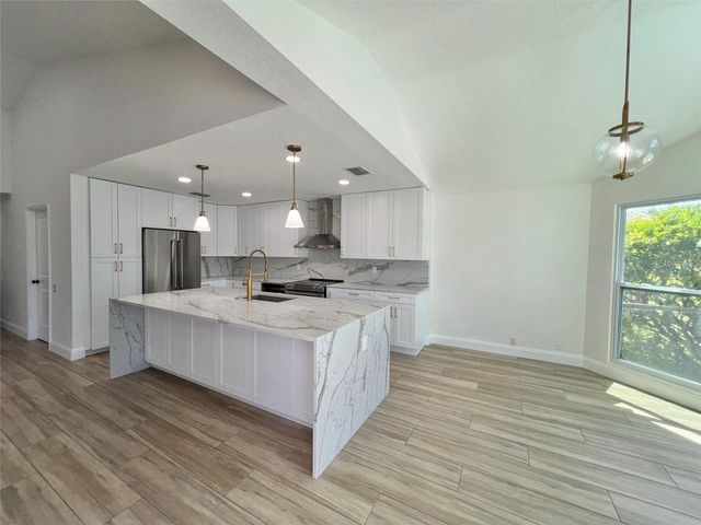 4804 LONGWATER WAY N, Tampa, FL 33615