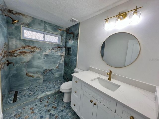 4804 LONGWATER WAY N, Tampa, FL 33615